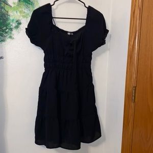 Women dress. Size Medium.